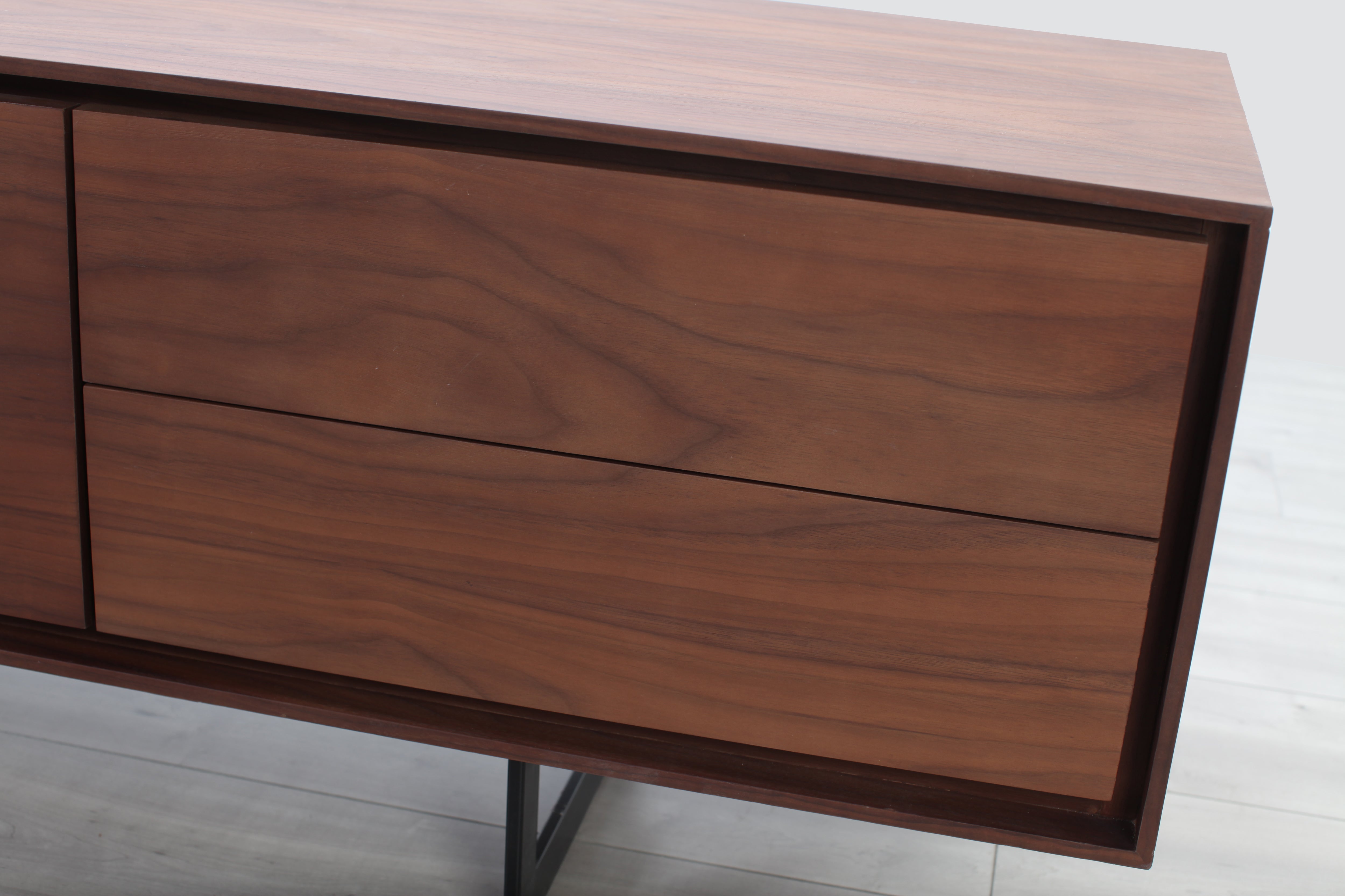 Riley Modern Walnut TV Stand – Modern Concept