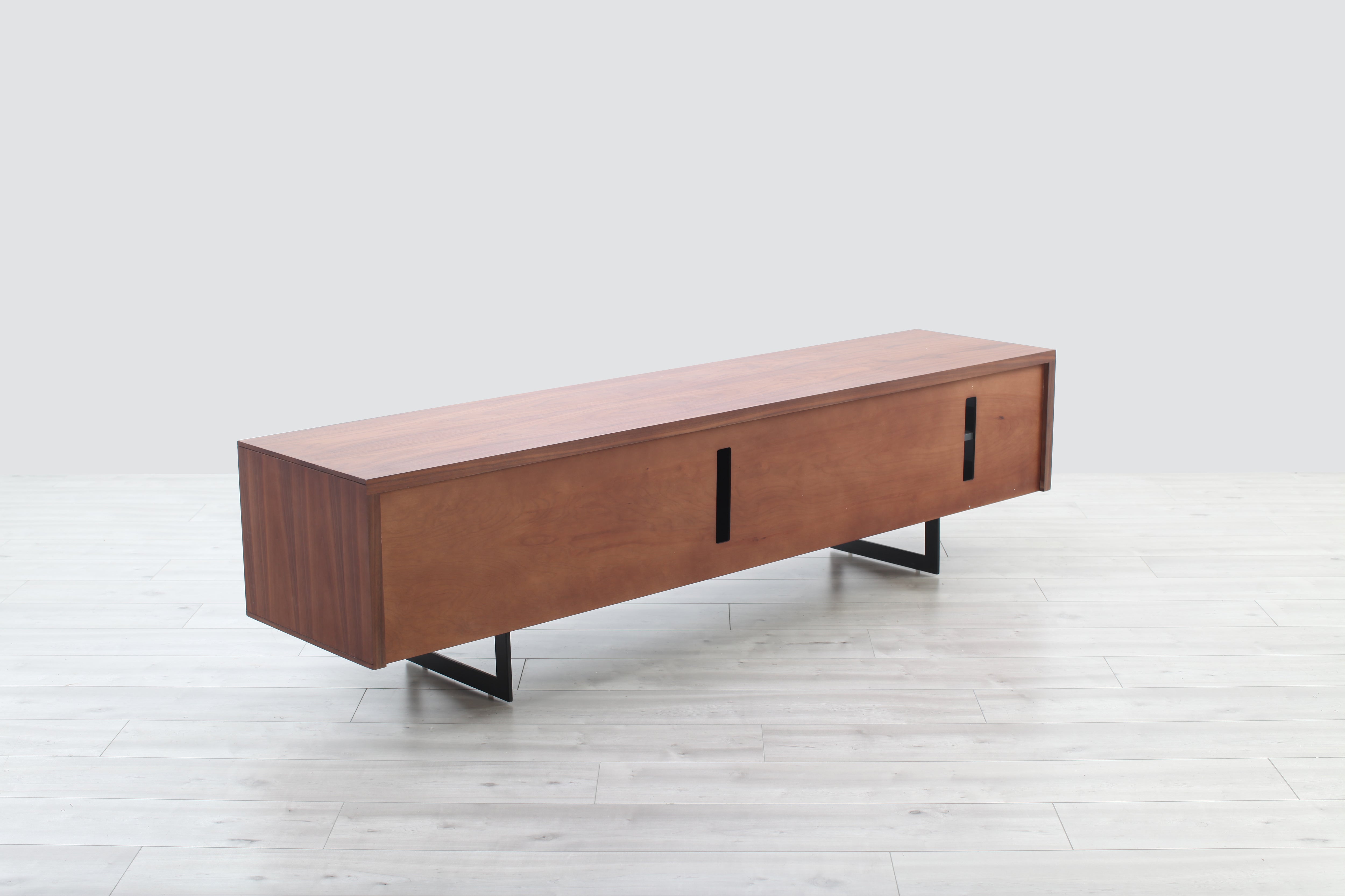 Riley Modern Walnut TV Stand – Modern Concept