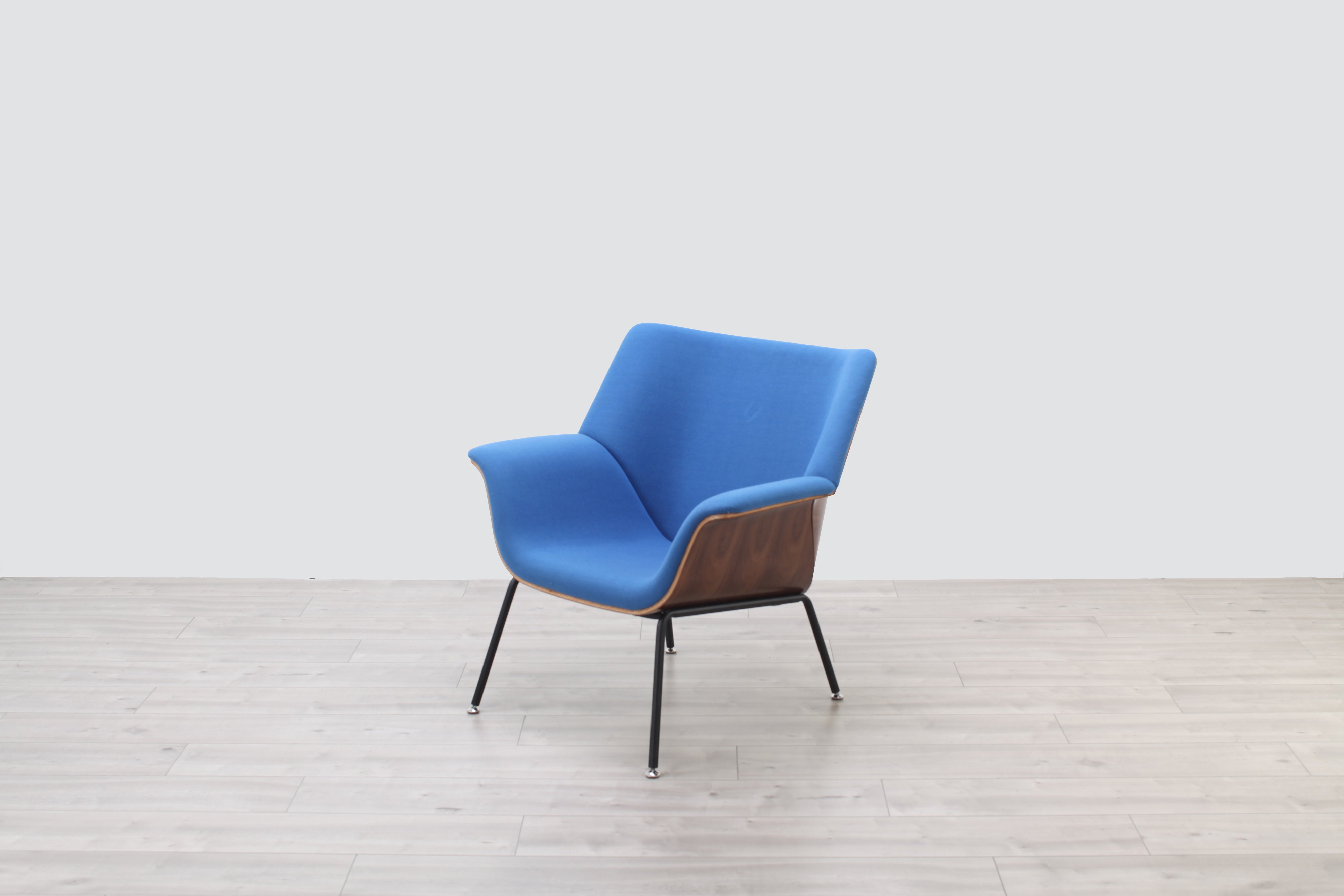 Swoop Lounge Chair in Blue – Modern Concept - Main Image